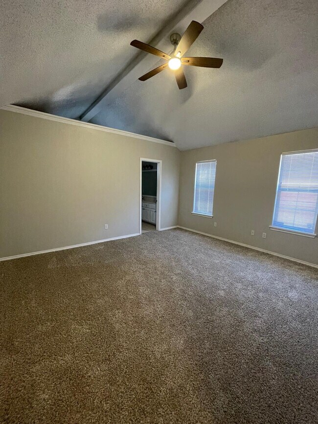 Building Photo - 2214 97th St