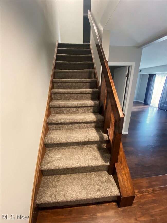 Building Photo - 1480 Cedarwood Dr