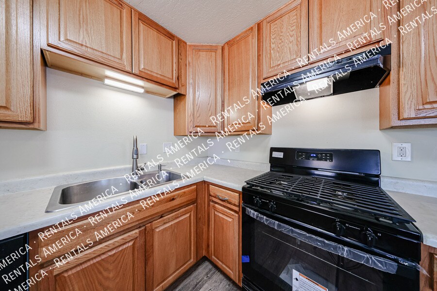 Building Photo - 7901 E Kimsey Ln