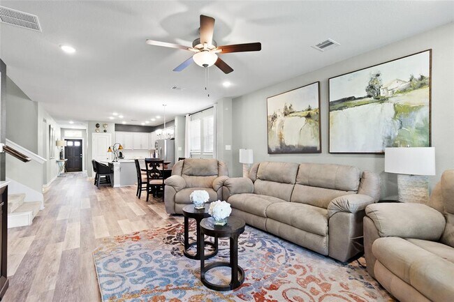 Building Photo - 127 Winged Elm Ct