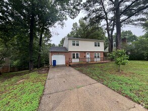 Building Photo - Charming 4 Bedroom 1.5 Bathroom Colonial S...