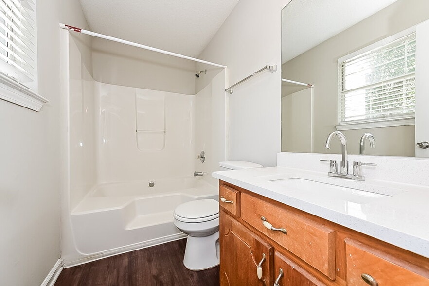 Building Photo - 68 Hampton Oaks Dr