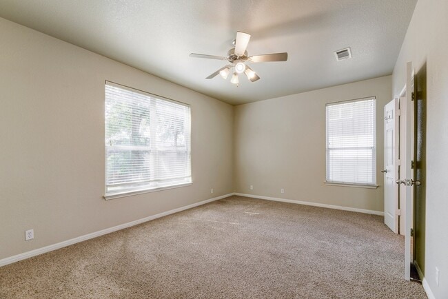 Building Photo - 5304 Evans Ave