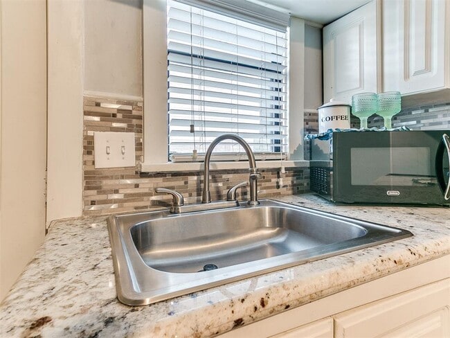 Building Photo - 1628 NW 17th St