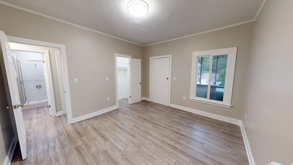 Interior Photo - 3500-3506 City Terrace Dr