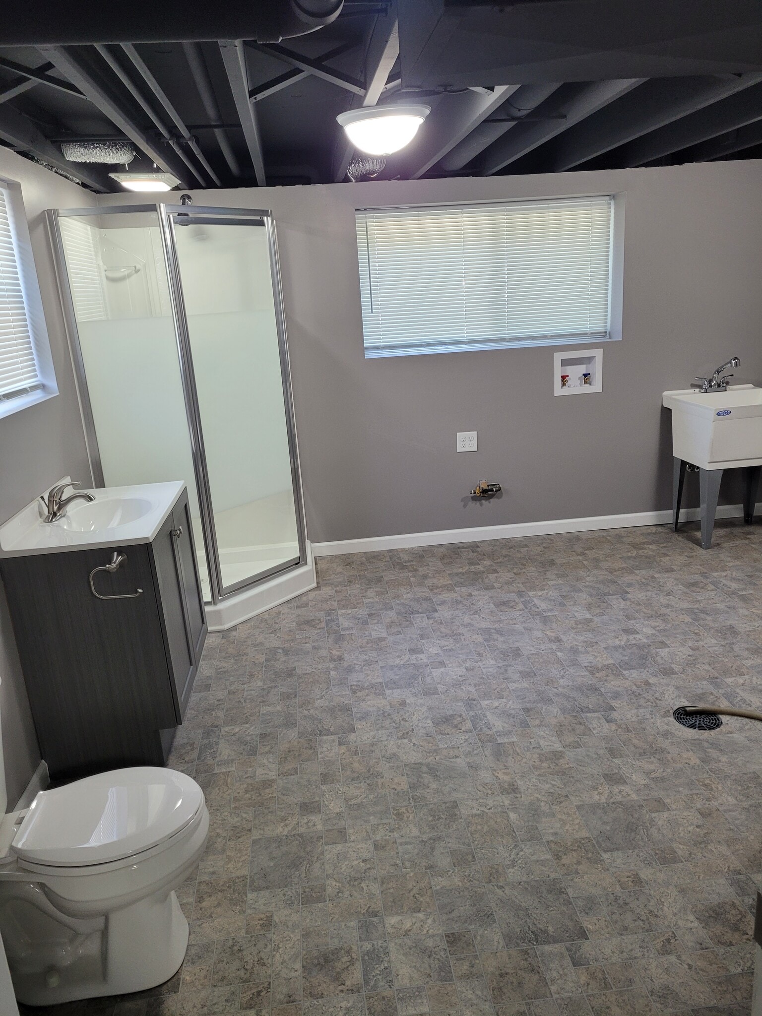 Building Photo - 2021 W 35th St