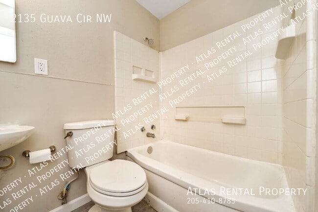Building Photo - 2135 Guava Cir NW