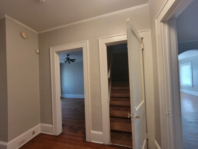 Building Photo - No Luxury Bells and Whistles But a Nice Clean Historic Home