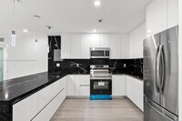 Building Photo - 9405 SW 76th St