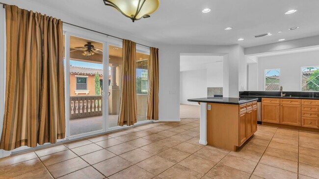 Building Photo - 1023 Via Fortuna