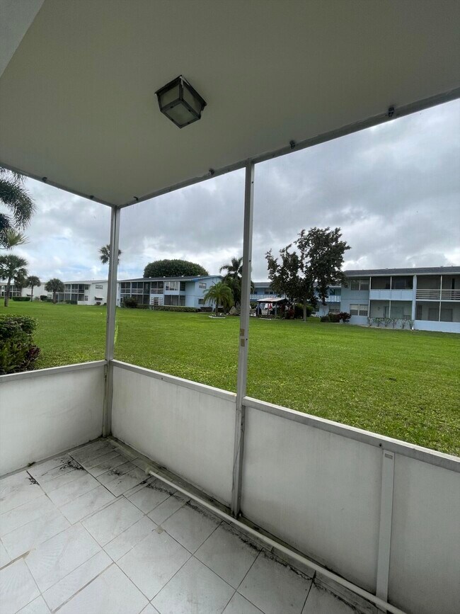 Building Photo - 172 Salisbury I