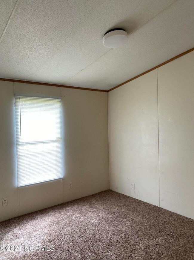 Building Photo - Welcome to Aberdeen Acres!