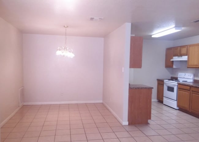 Building Photo - 13025 O'Connor Cove