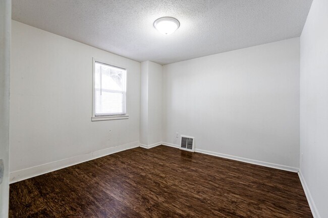 Building Photo - nre317