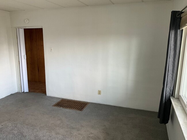 Building Photo - Charming 3-Bedroom 1 bath rental home in H...