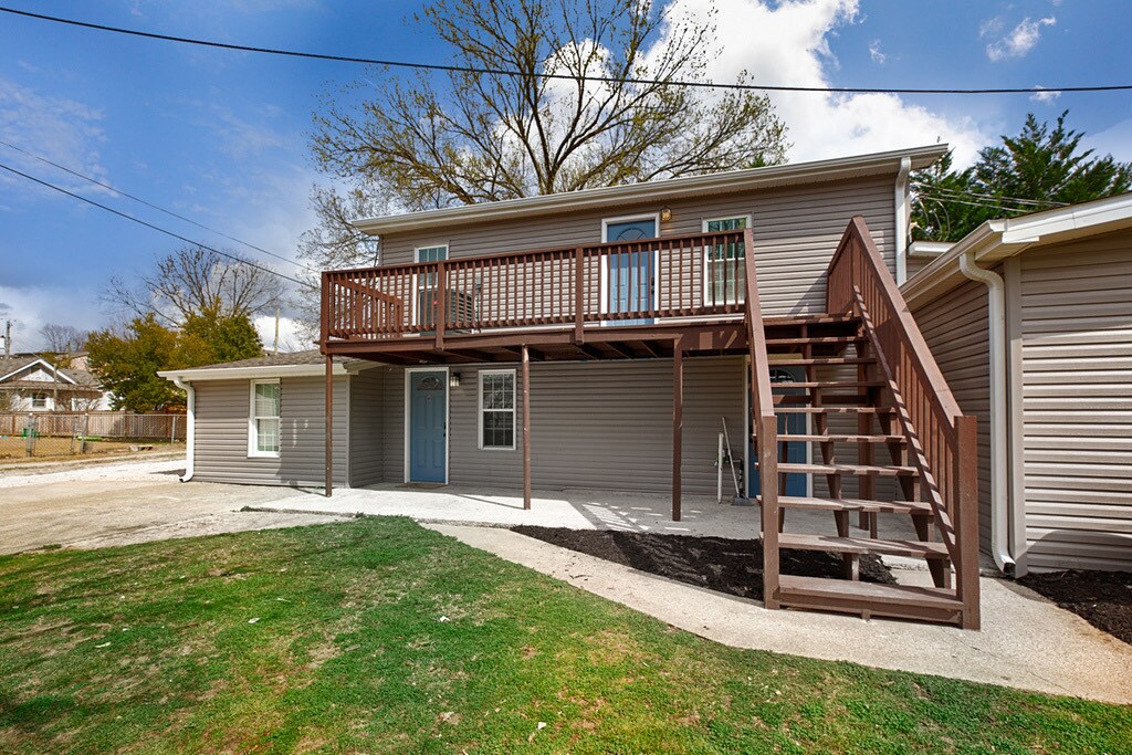 Building Photo - 505 Ward Ave NE