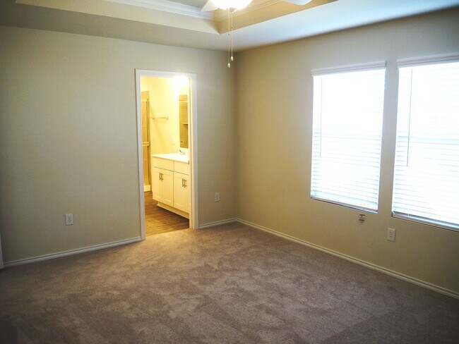 Building Photo - 3 Bed 2.5 Bath Home in Van Alstyne