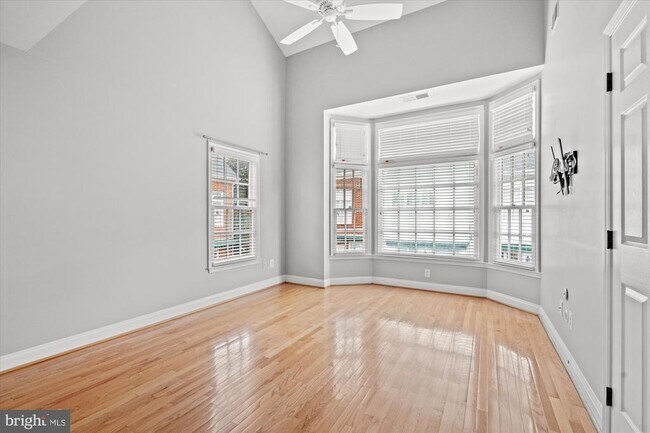 Building Photo - 306 S Fayette St