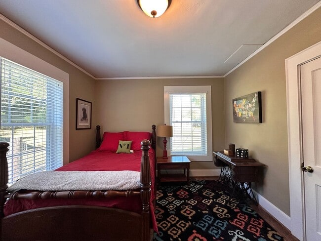 Building Photo - Exclusively Offered By Muse Realty LLC