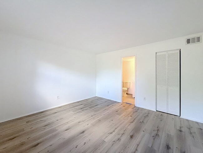 Building Photo - Newly remodeled  2 BEDROOM 2 BATH