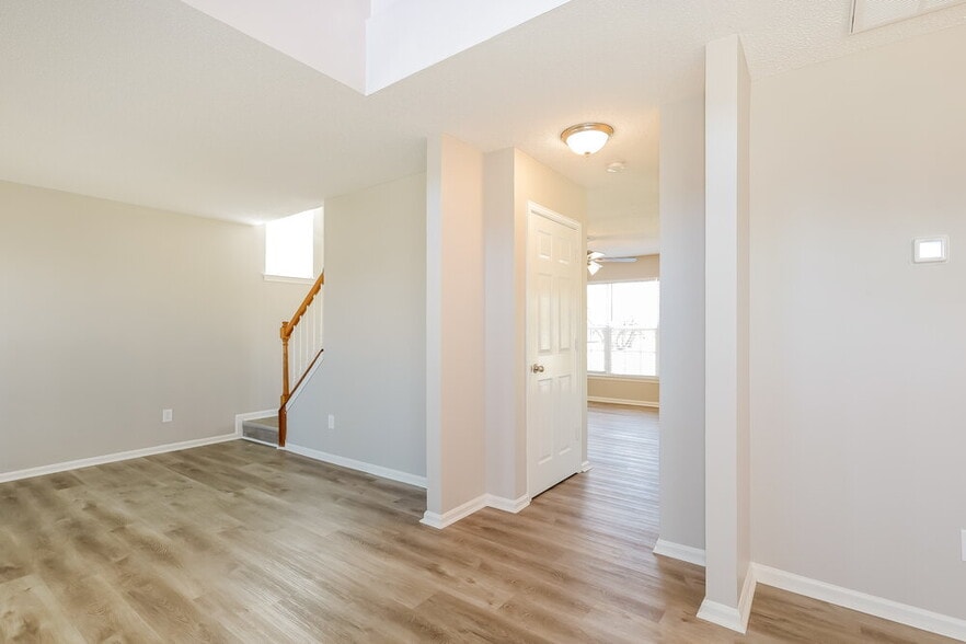 Building Photo - 2909 Dairywood Ln