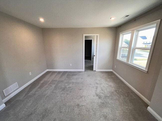 Building Photo - Home For Lease