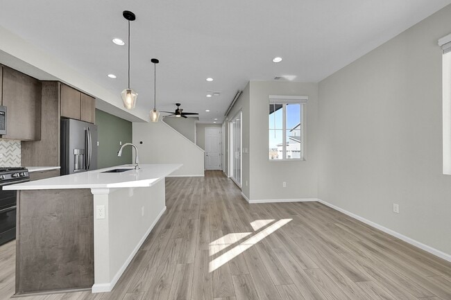 Building Photo - $2,550.00 - 3 Beds,2.5 Baths, Single Famil...