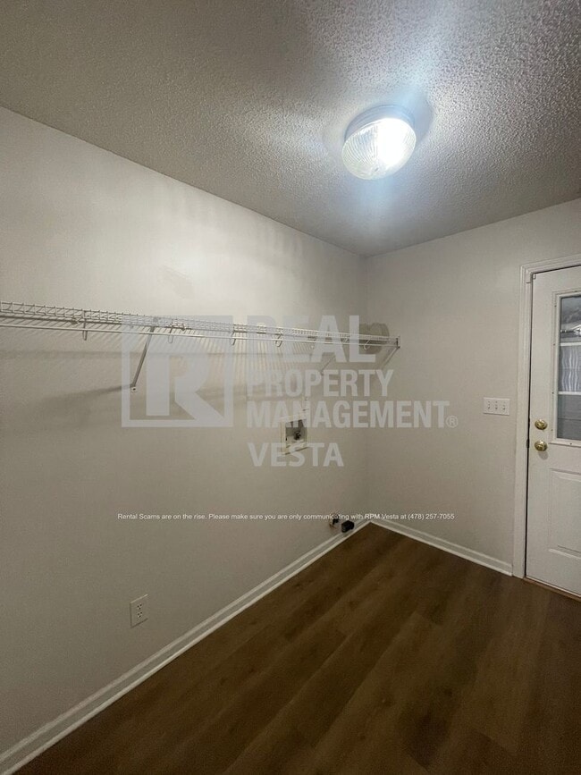 Building Photo - 102 Mulligan Ct