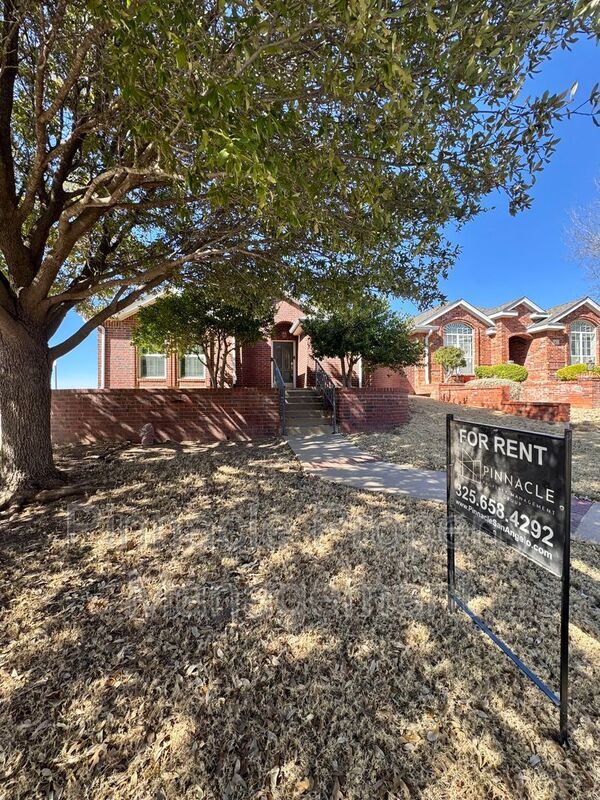 Building Photo - 10 Southridge Dr