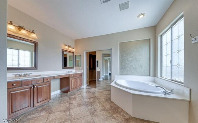 Building Photo - 10088 Keifer Valley St