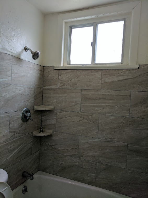 Building Photo - Check out this Totally Updated First Floor Duplex! 2BR+Den