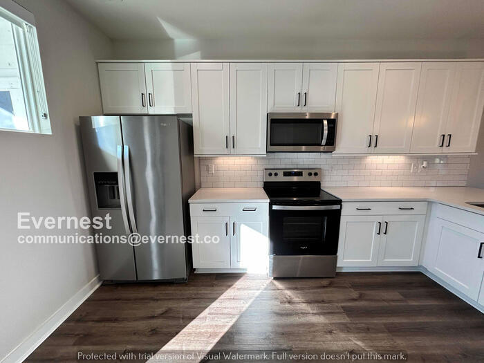 Building Photo - 108 Ethelyne Way