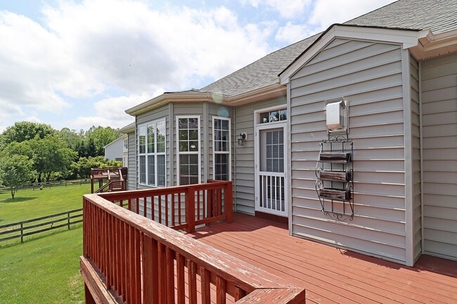 Building Photo - Pet-Friendly One Level Living Waterfront Home
