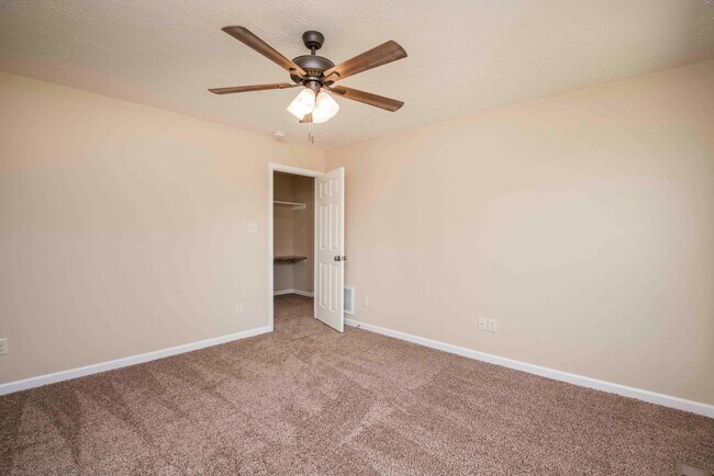 Building Photo - Knoxville 37849 - 3BR/2.5BA home with wash...