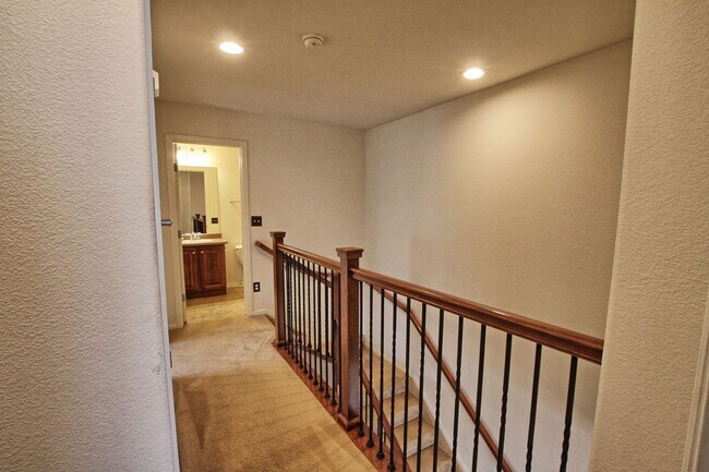 Building Photo - 17201 Lark Water Ln