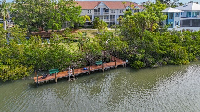 Building Photo - SEASONAL RENTAL - Downtown Sarasota Renovated Waterfront Condo