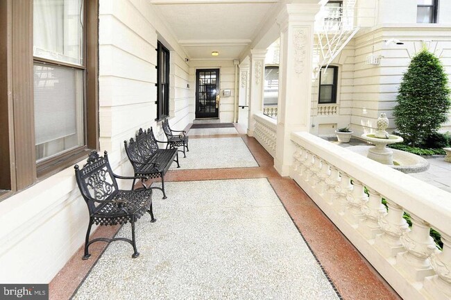 Building Photo - 2153 California St NW