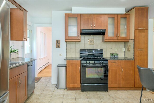 Building Photo - 68 Onondaga St