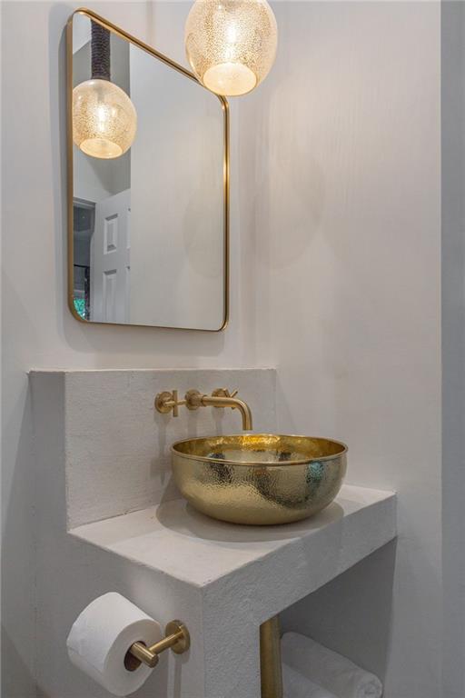 Building Photo - 724 Charles Allen Dr NE