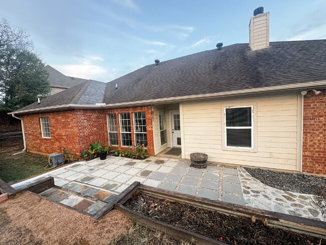 Building Photo - Beautiful Keene Home - 5 Bedroom, 2.5 Bath