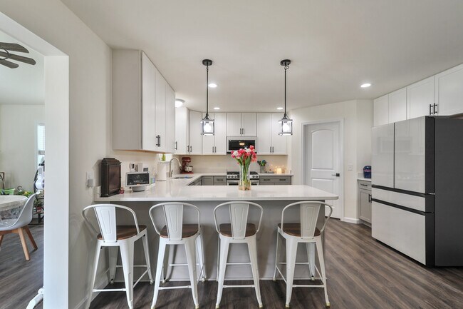 Building Photo - 150 Cilento Dr