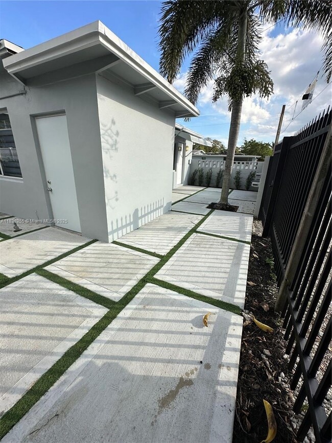 Building Photo - 1300 NW 7th Terrace