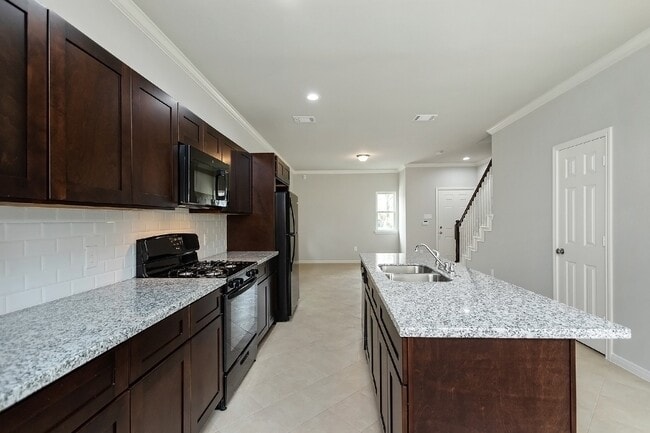 Building Photo - 1043 Marcolin St