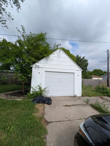 Building Photo - 3145 Brock Dr
