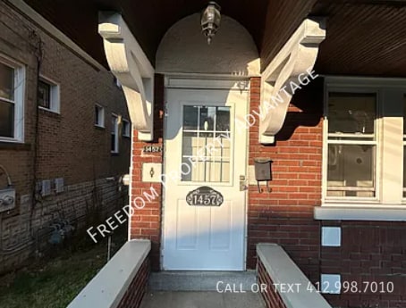 Building Photo - 1457 Tolma Ave