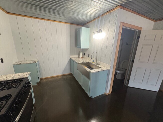 Building Photo - 2856 W Texas 154