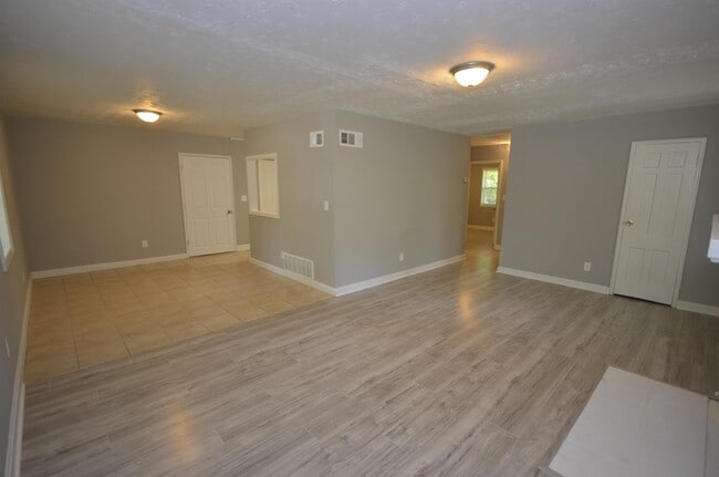 Building Photo - 1453 Clermont Ave