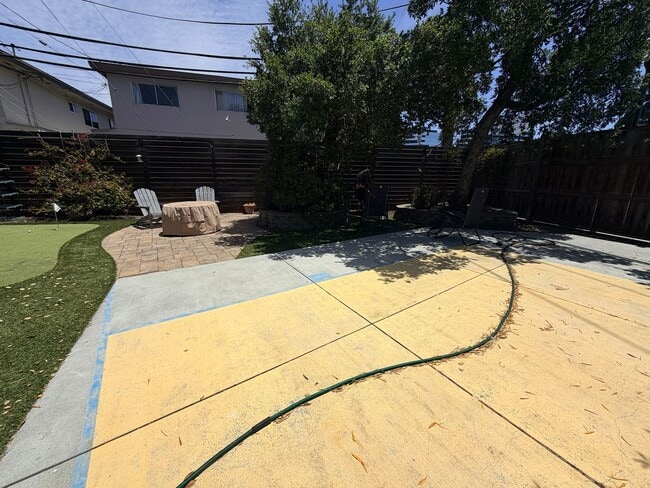 Building Photo - San Mateo 4Bed/2Ba Eichler Home with Putting Green, Vegetable Garden & Designer Finishes