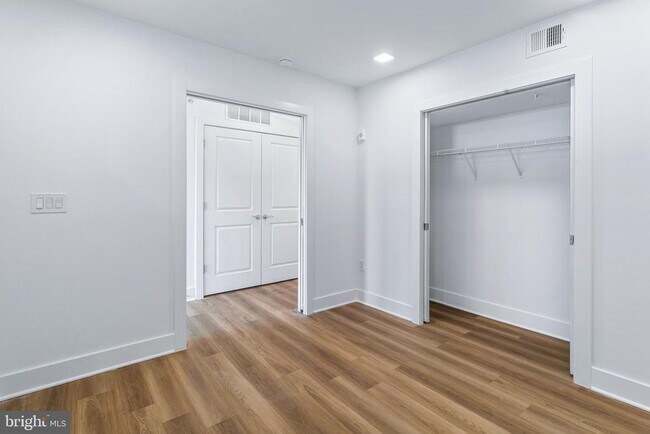 Building Photo - 701 N Henry St