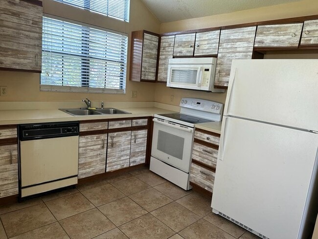 Building Photo - 9869 Aloma Bend Ln